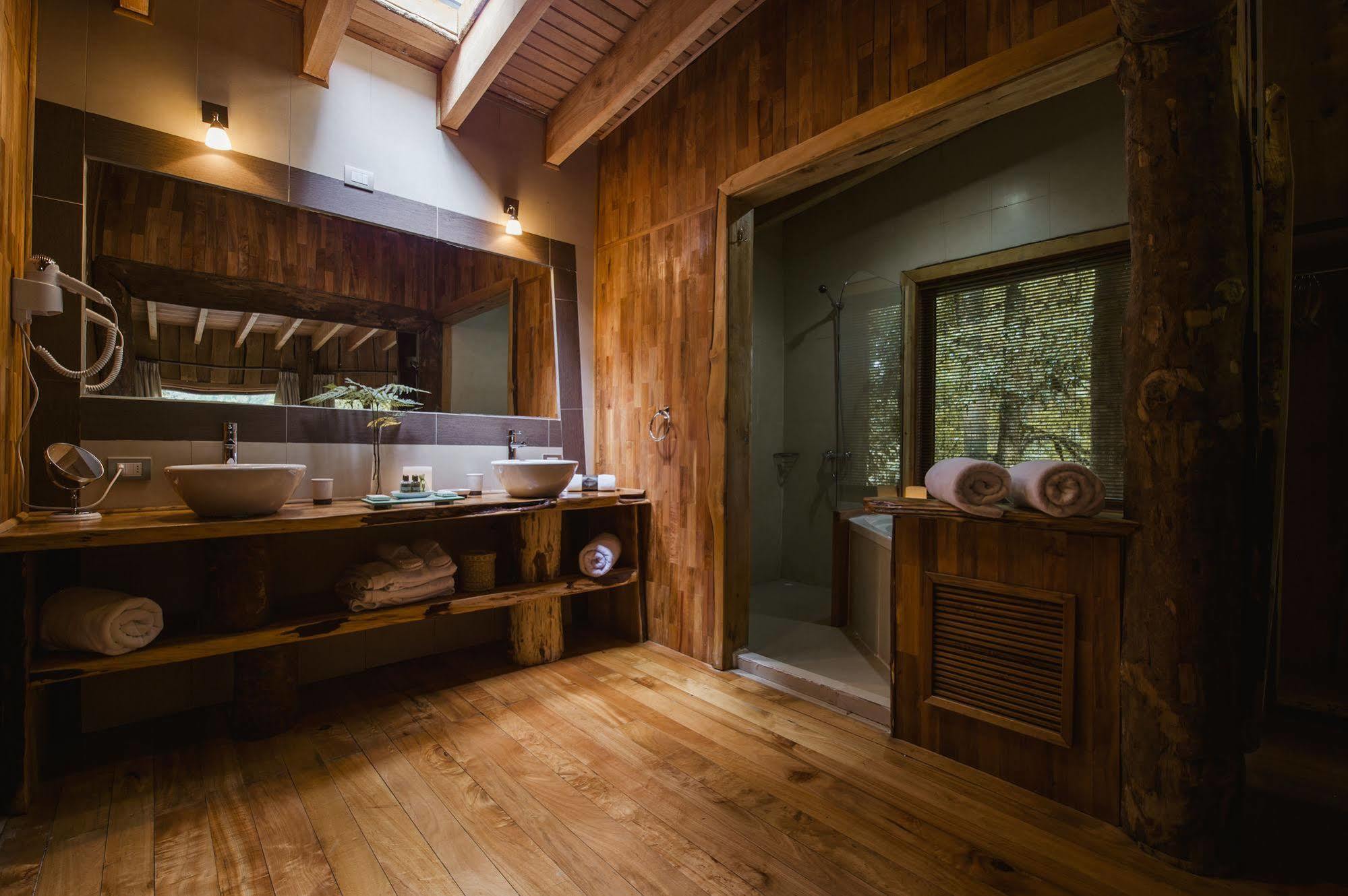 Huilo Huilo Nawelpi Lodge Puerto Fuy Zewnętrze zdjęcie