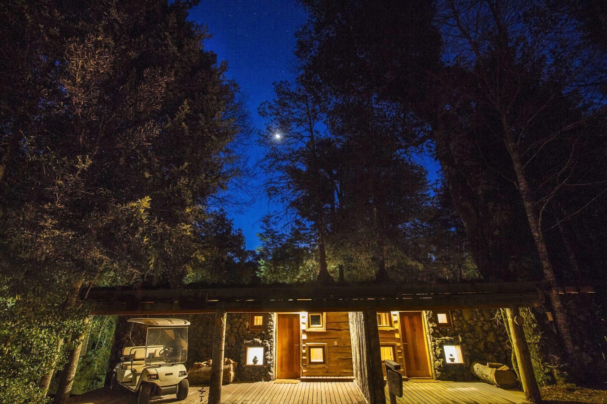 Huilo Huilo Nawelpi Lodge Puerto Fuy Zewnętrze zdjęcie